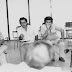 (UFPA) Foto tirada em abril de 1985, por ocasião da criação do Curso de Mestrado em Física. Da esquerda para a direita: João Sandoval, Luís Sérgio Cancela, Henrique Antunes e João Furtado.