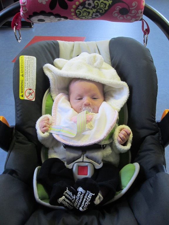 [Zoey-waiting--first-doctors-visit4.jpg]