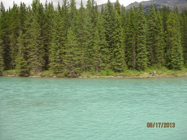 [Pretty-Blue-River-in-Banff.jpg]