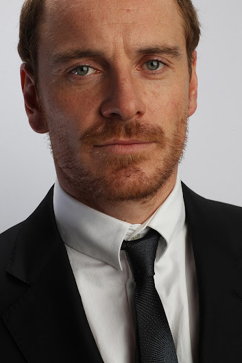 http://lh6.ggpht.com/-vzbMugVzlJE/T8K4DIQ7V3I/AAAAAAAAR8Q/inBS_dJi3uA/s530/Celeber-ru-Michael-Fassbender-Shame-BFI-London-Film-Festival-Photoshoot-2011-01.jpg