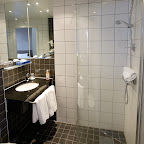 Arnarhvoll-bathroom.jpg