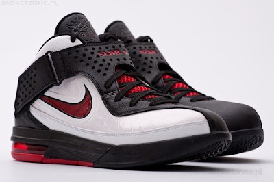 Nike Air Max Soldier V Black/White/Red Detailed Gallery nike air max soldier 5 gr white black red 5 03 Nike Air Max Soldier V Black/White/Red Detailed Gallery