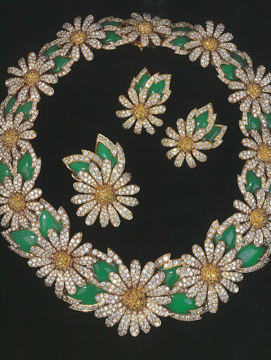 The Daisy parure was designed by Van Cleef and Arpels.  (photo, Elizabeth Taylor:My Love Affair With Jewelry)