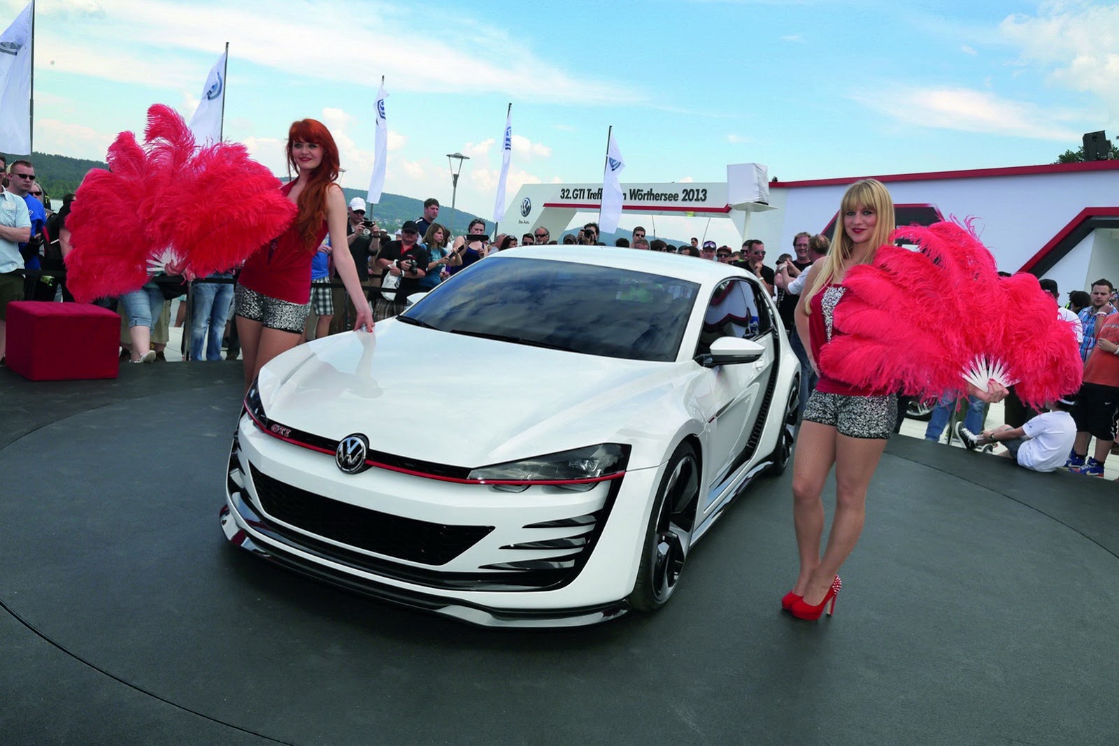 VW-Design-Vision-GTI-5%25255B2%25255D.jpg
