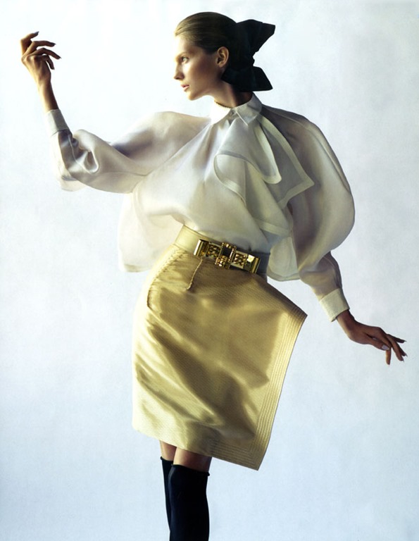 [vogue-nippon-may-2009-poised-to-perfection%255B5%255D.jpg]