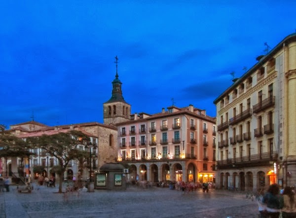 plaza3.jpg Plaza3