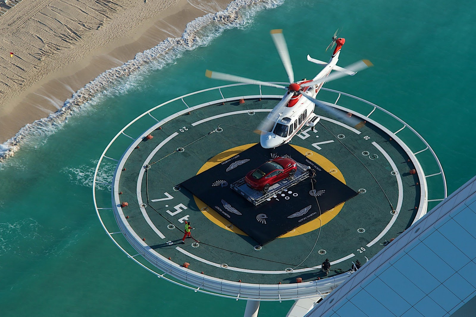 [70303ast%2520-Vanquish_Dubai_03%2520%25286%2529%2520%25282%2529%255B3%255D.jpg]