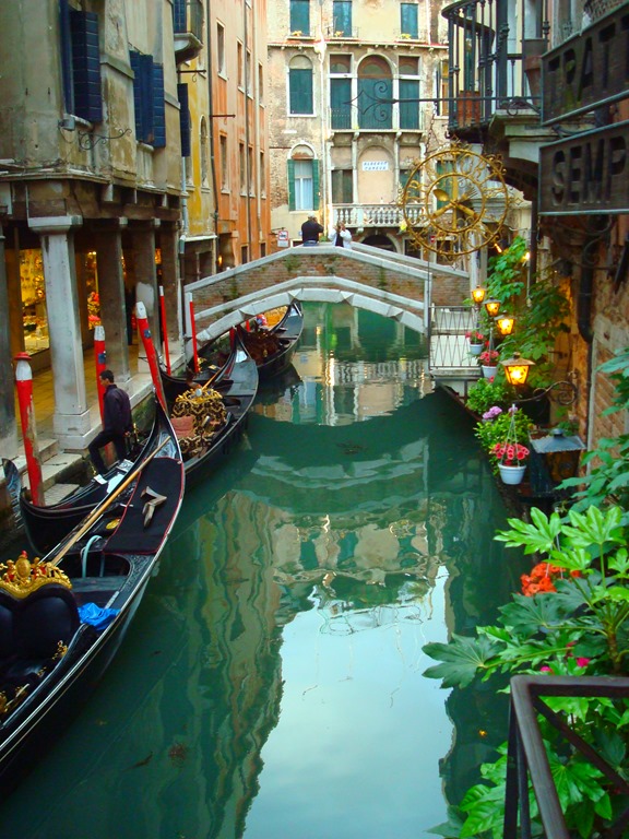[travel%2520262.jpg]