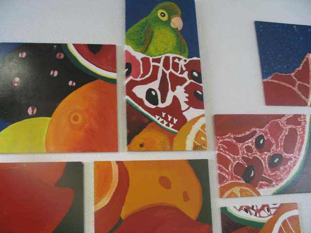 Frida Kahlo - Stillleben - Klassenprojekt einer 8. Klasse, Malerische Umsetzung mit Acrylfarbe Frida Kahlo - Stillleben - Klassenprojekt einer 8. Klasse, Malerische Umsetzung mit Acrylfarbe