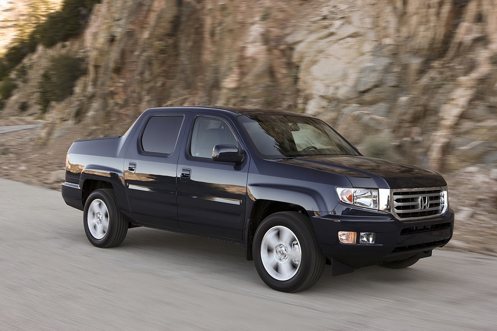 [2014_Honda_Ridgeline_RTL_27%255B2%255D.jpg]