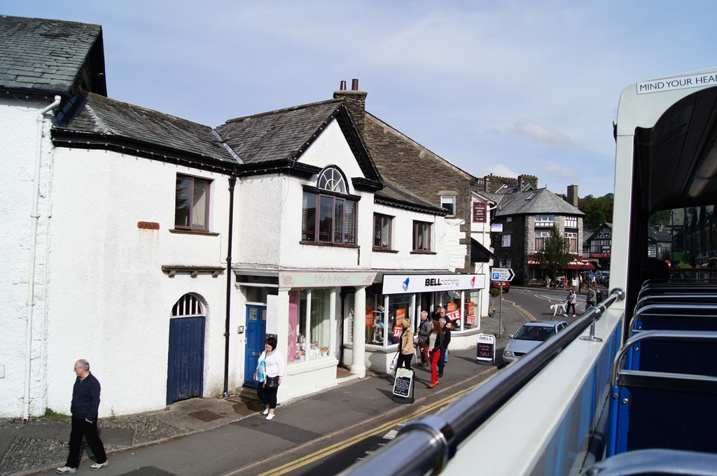 [Bowness%2520from%2520bus%255B3%255D.jpg]