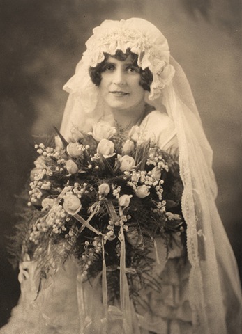 [bride%2520bed%2520bonnet%255B3%255D.jpg]