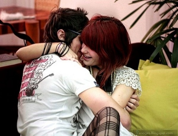 [Hug-emo-couple-cuddling-girl-and-boy-fun-gorgeous%255B5%255D.jpg]