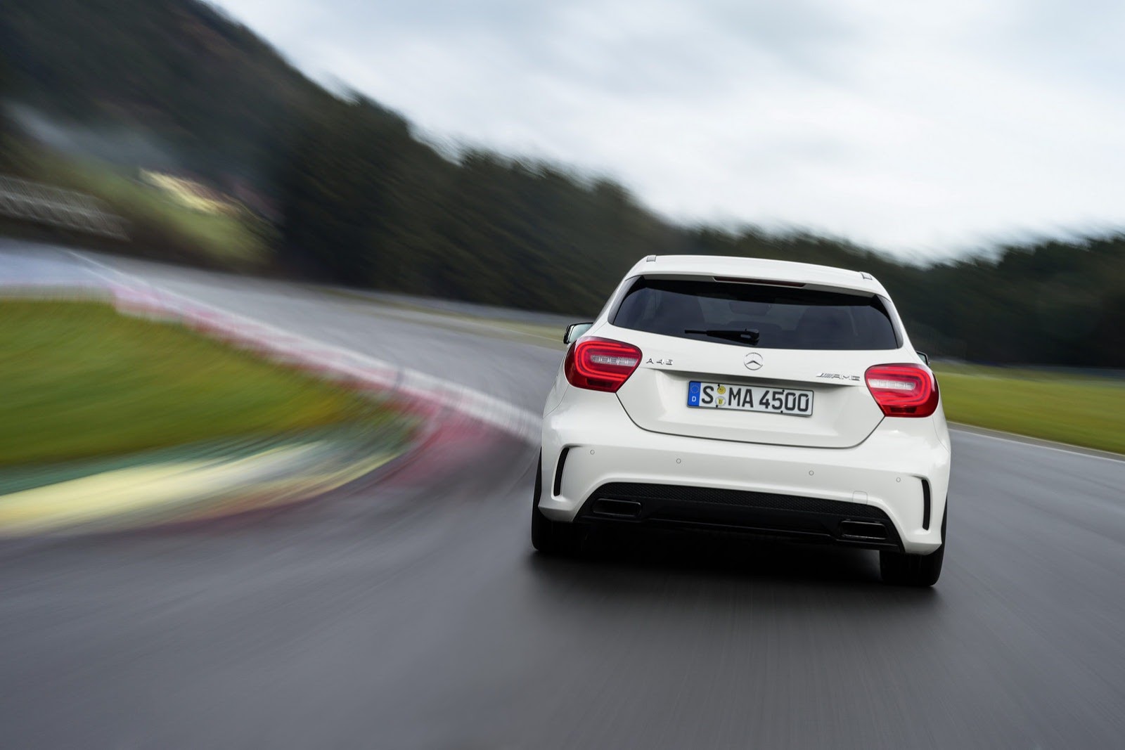 [Mercedes-A45-AMG-26%255B2%255D.jpg]