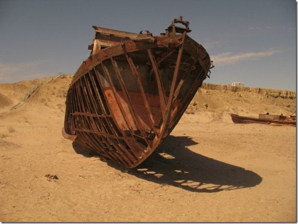 Navios abandonados de Mar de Aral (18)