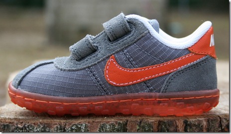 Nike Kid's SMS Roadrunner Medial Nike Kid's SMS Roadrunner Medial