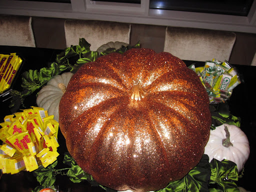 The glittered pumpkin turned out amazing!