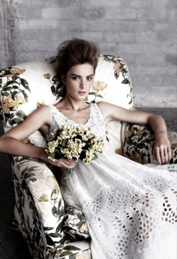 I love the boho feel of this empire-waist wedding gown from Collette Dinnigan (www.collettedinnigan.com.au). I love the boho feel of this empire-waist wedding gown from Collette Dinnigan (www.collettedinnigan.com.au).