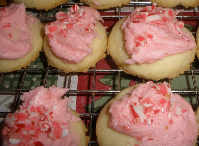 [2011%2520Peppermint%2520Meltaways%2520.%2520.%2520.%252001%255B6%255D.jpg]