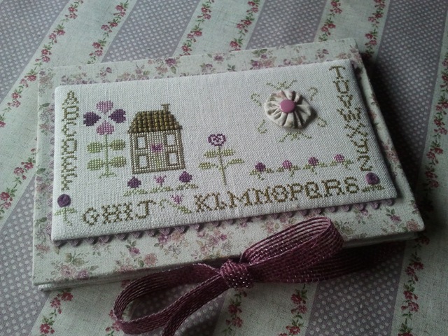 [TROUSSE%2520AUX%2520FLEURS%2520VIOLETTES%2520EXTERIOR%255B4%255D.jpg]