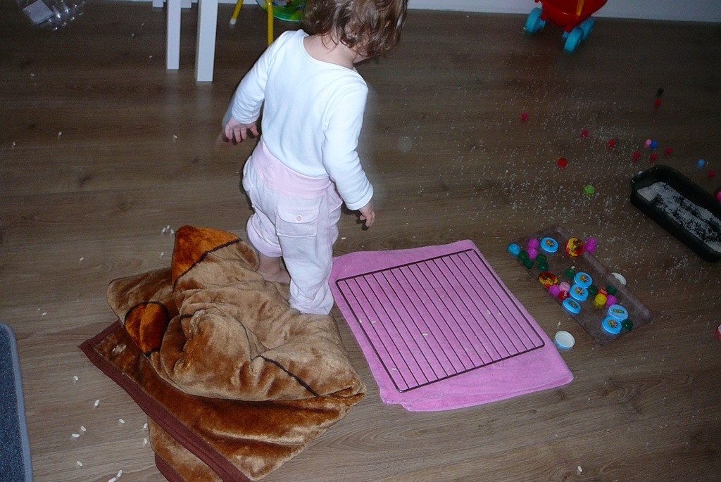 [montessori%2520blog%2520zmyslov%25C3%25BD%2520chodn%25C3%25ADk%2520e%255B3%255D.jpg]