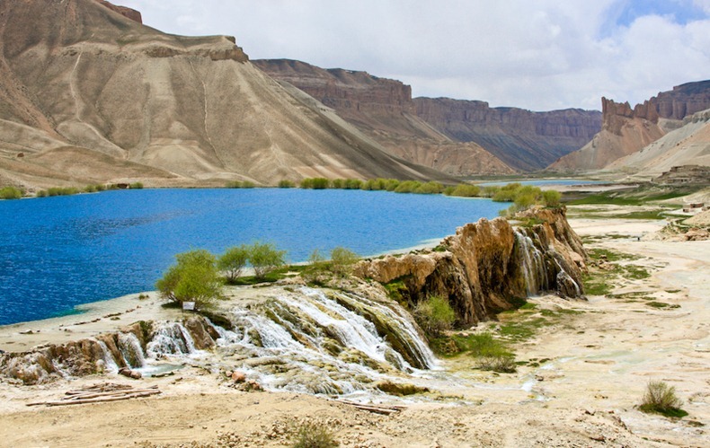 جبال افغانستنان تنبض بالحياة صور ساحرة لبحيرات تخطف الابصار Band-e-amir-15%25255B5%25255D
