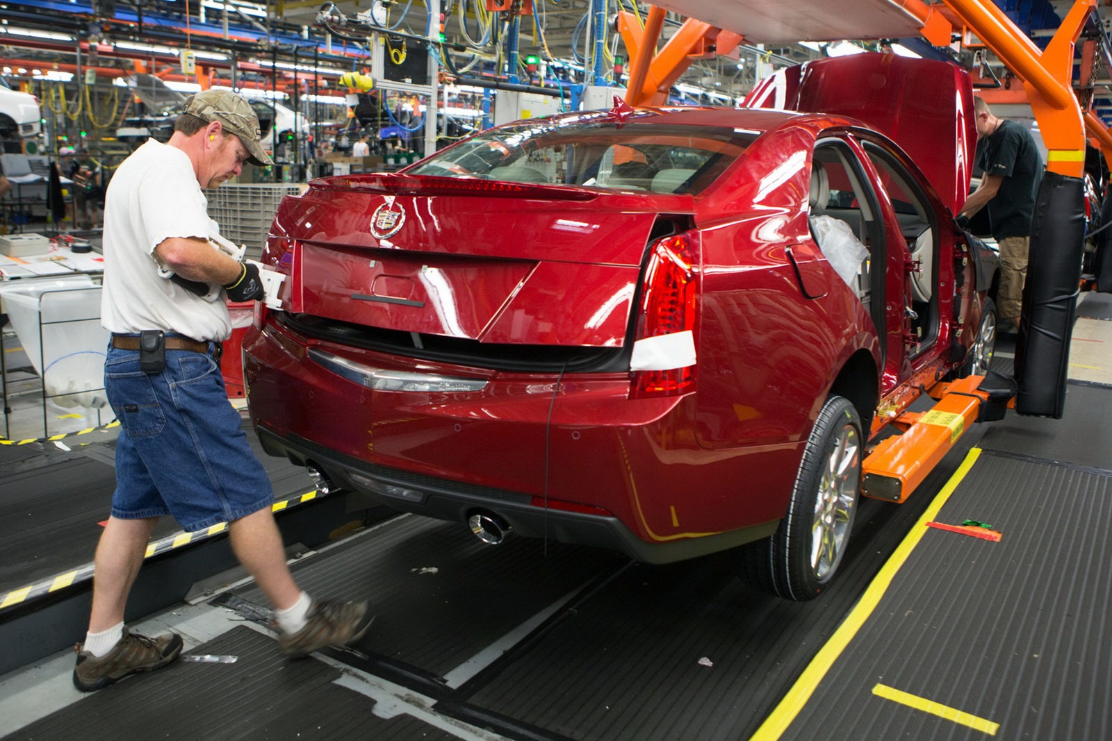 [2013-Cadillac-ATS-1%255B2%255D.jpg]