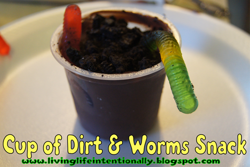 Cup of Dirt Worm Snack for Kids Cup of Dirt Worm Snack for Kids