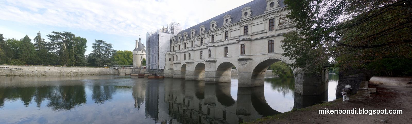 [Chenonceau%2520with%2520munson%2520on%2520tow-path%255B4%255D.jpg]