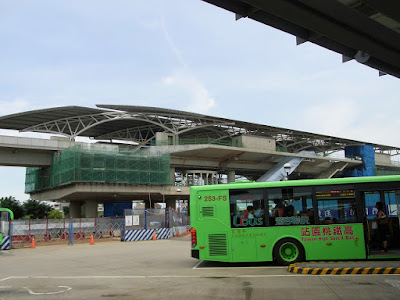 高鐵桃園駅。工事中…