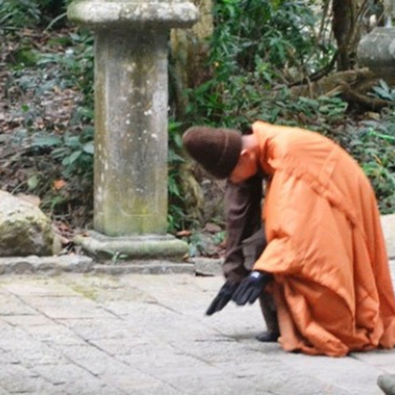 Đại Đức Thích Tâm Mẫn kết thúc hành trình nhất bộ nhất bái tại chùa Đồng–Yên tử