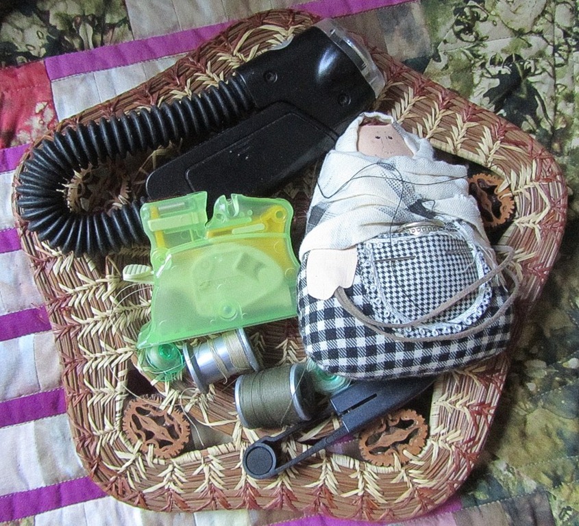 [quiltreadytohandsewbindingand%2520casingssupplies%255B5%255D.jpg]