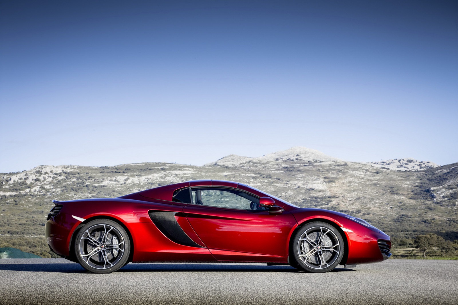 McLaren-MP4-12C-Spider-6[2].jpg