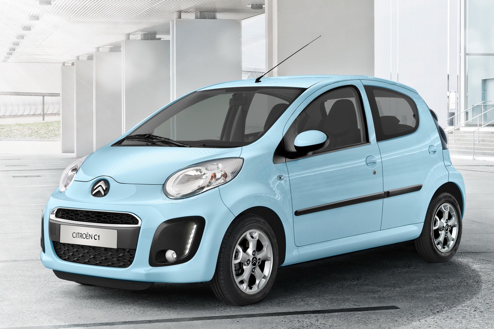 2012-Citroen-C1-Facelift-1Carscoop[2].jpg