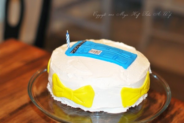 Marshmallow fondant to make Doctor Who cake.jpg Marshmallow fondant to make Doctor Who cake