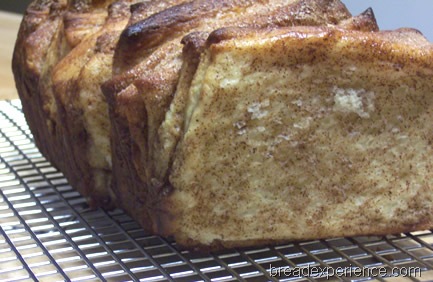 [cinnamon-pull-apart-bread.jpg]