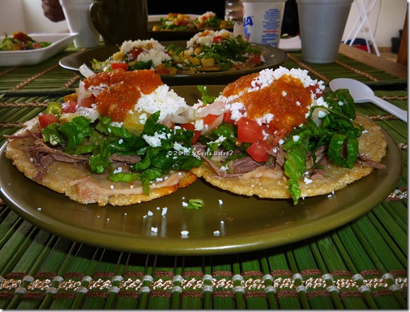 Sopes sin bordecito "Garnachas" 16 Y salsa