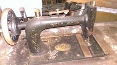 old New home sewing machine 1