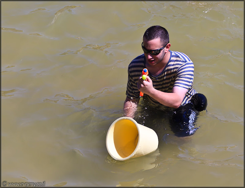 il/Настоящее мочилово в центре Тель Авива (20110701 ta water war 028 6745)