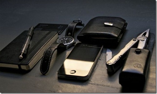 what_men_carry_in_their_pockets_640_57