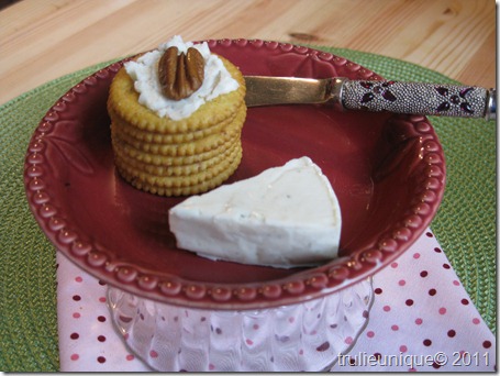 elegant snack , cheese and crackers, peacans, 