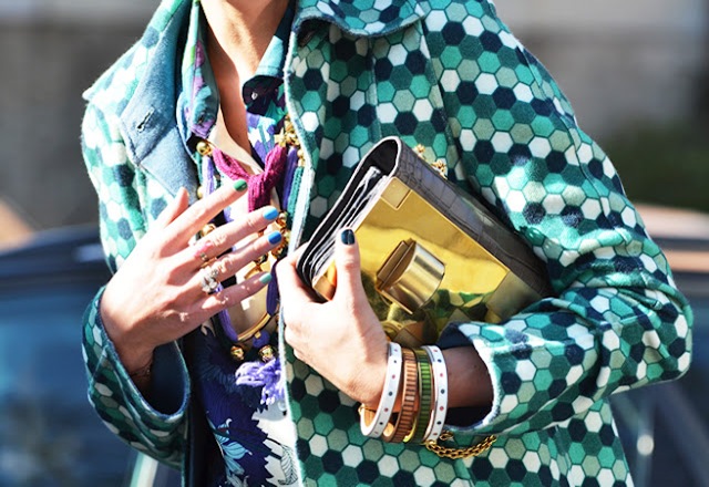 bright colors fashion trend street style green and blue pattern gold snakeskin clutch 009