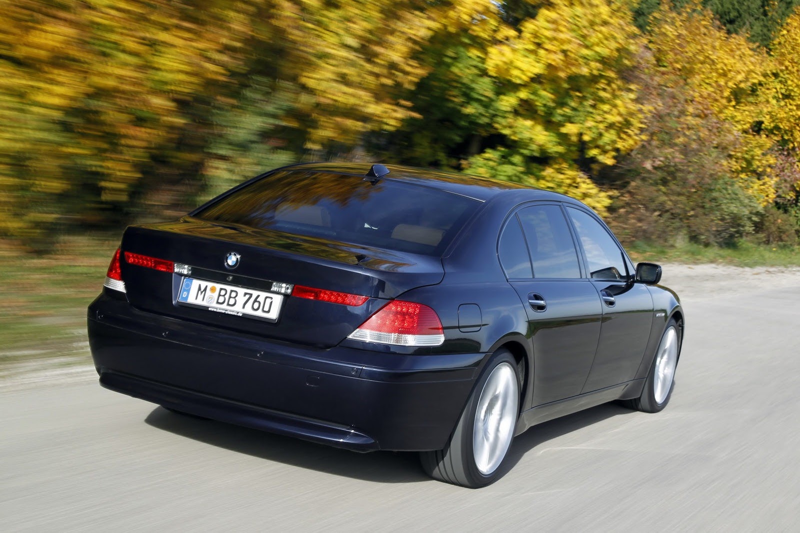 [BMW-V12-7-Series-32%255B2%255D.jpg]