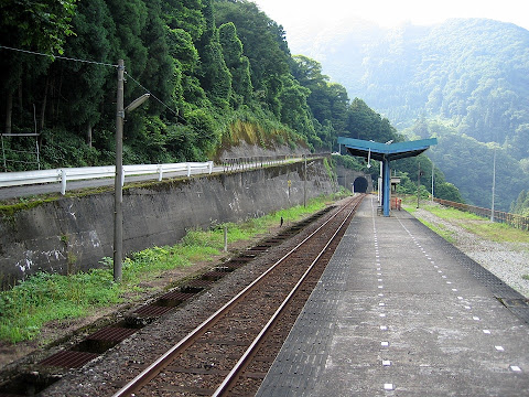 茂住駅
