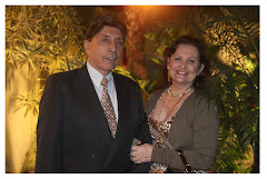 Fotos do evento Thabata e Sandro - Album de assinatura ao vivo - 03.09.11. Foto numero 24 da Social Click Fotografia Digital, do Rio de Janeiro, RJ, que faz fotos divertidas, fotos malucas, fotos com fantasias, fotos na hora, fotografia maluca, fotografia divertida com molduras personalizadas. fotos divertidas malucas foto maluca animadas animado rj rio de janeiro divertida fantasia animada fotografia eventos sociais casamentos fotografa fotografo no sites