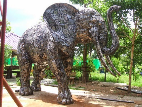 [1a-Large-Animal-Sculpture-Elephant-01-Giganten-Aus-Stahl-001%255B2%255D.jpg]
