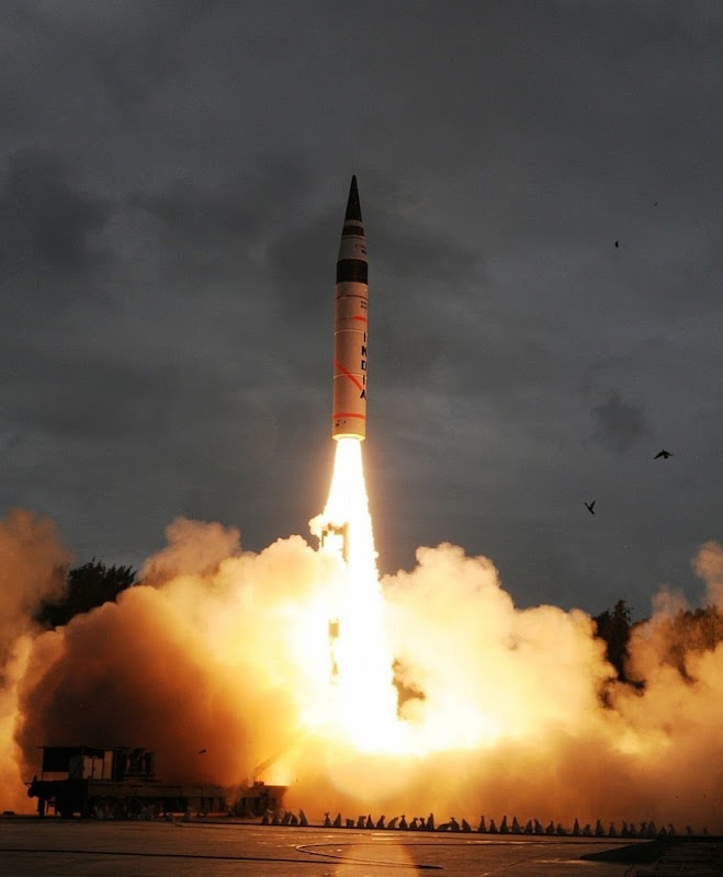 Agni-V-Ballistic-Missile-DRDO-India-02-R
