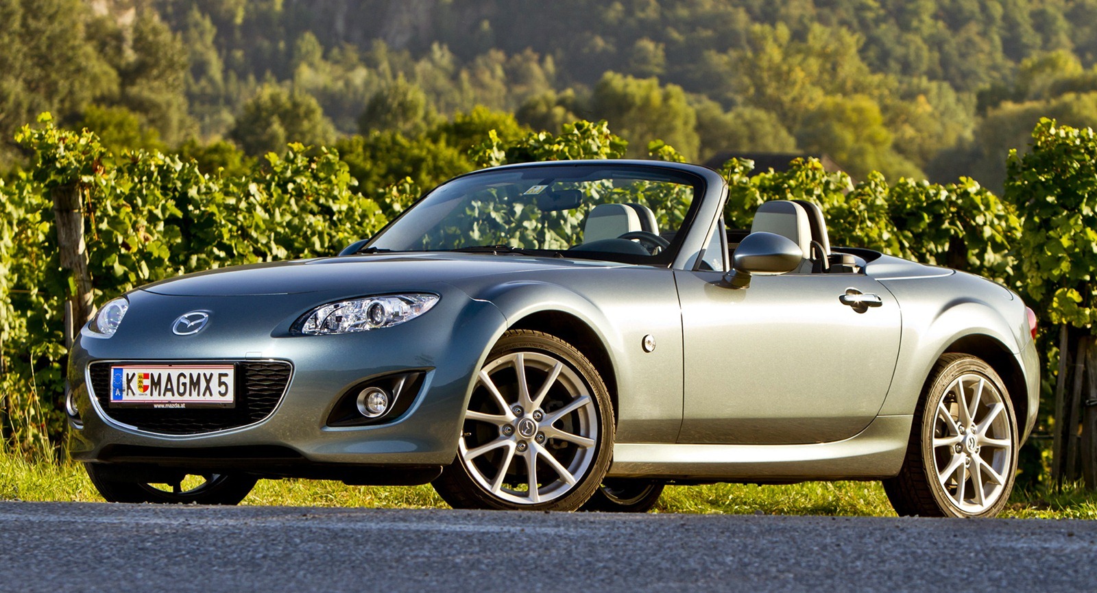 [autowp.ru_mazda_mx-5_roadster-coupe_mirai_6%255B4%255D%255B3%255D.jpg]