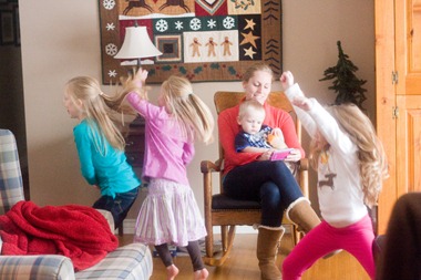 01 02 13_cousins dancing 3