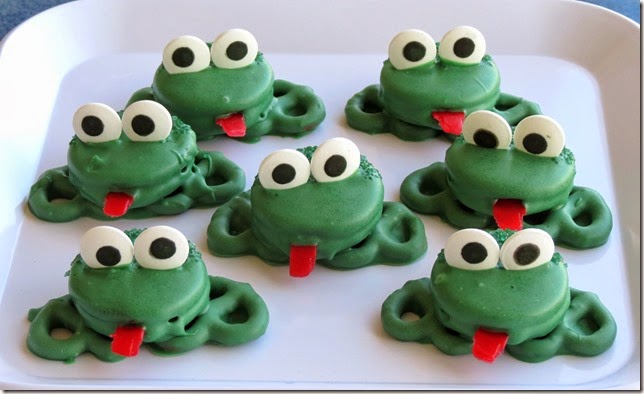 Oreo Pretzel Frogs